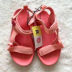 NEW!!! All in Motion girls sandals size 4 US